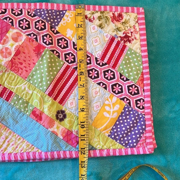 Homemade quilted placemats.  Set of 4, reversible. 2 beautiful designs - Picture 11 of 11